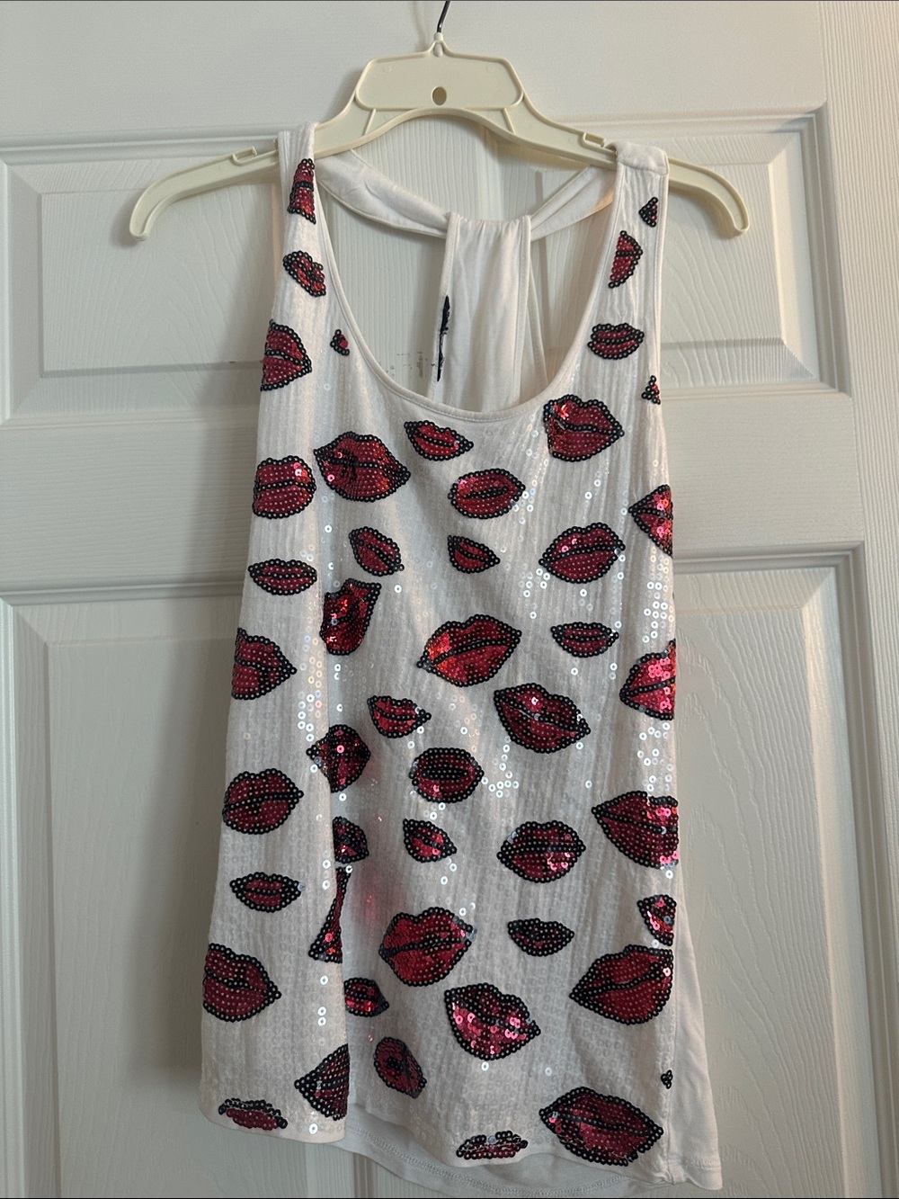 White Sequin Lip-Print Tank Top - Women's Casual Summer Top